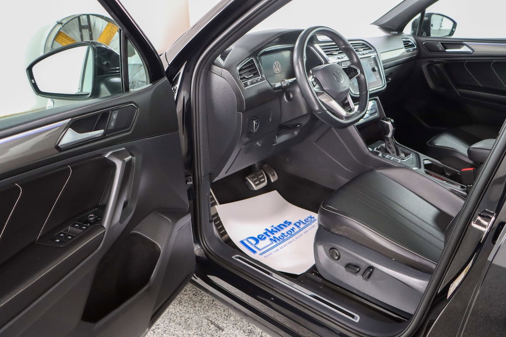Used 2022 Volkswagen Tiguan SE R-Line Black SUV
