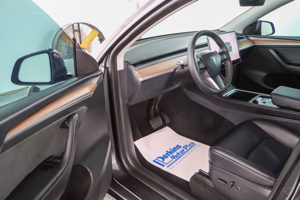 Used 2025 Tesla Model Y Long Range AWD SUV