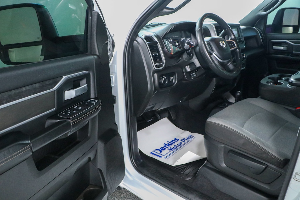 Used 2024 Ram 3500 SLT 4X4 FLATBED Truck Crew Cab