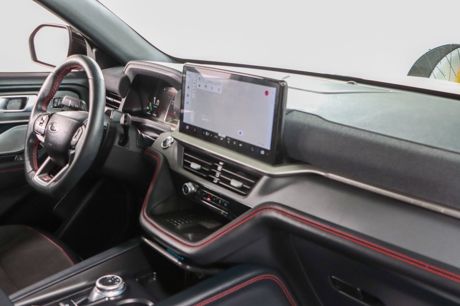 2025 Ford Explorer ST - Photo 27