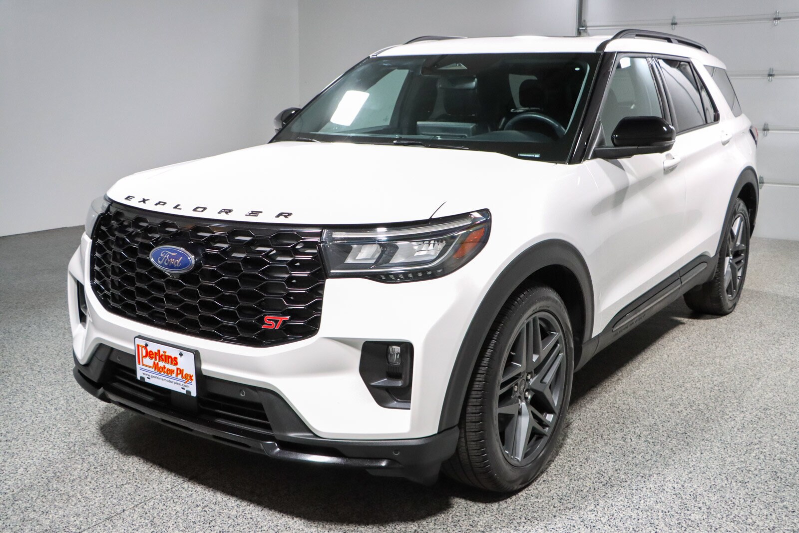 2025 Ford Explorer ST - Photo 34