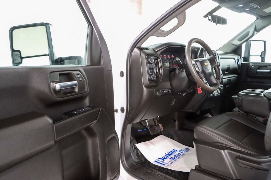 Used 2022 Chevrolet Silverado 3500HD 4X4 FLATBED Truck Crew Cab