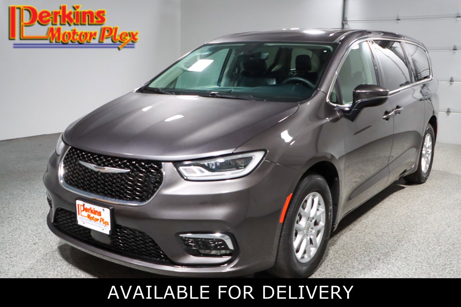 2023 Chrysler Pacifica Touring L's photo
