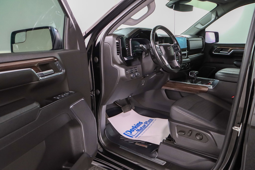 Used 2023 Chevrolet Silverado 1500 LT Trail Boss Z71 4X4 Truck Crew Cab