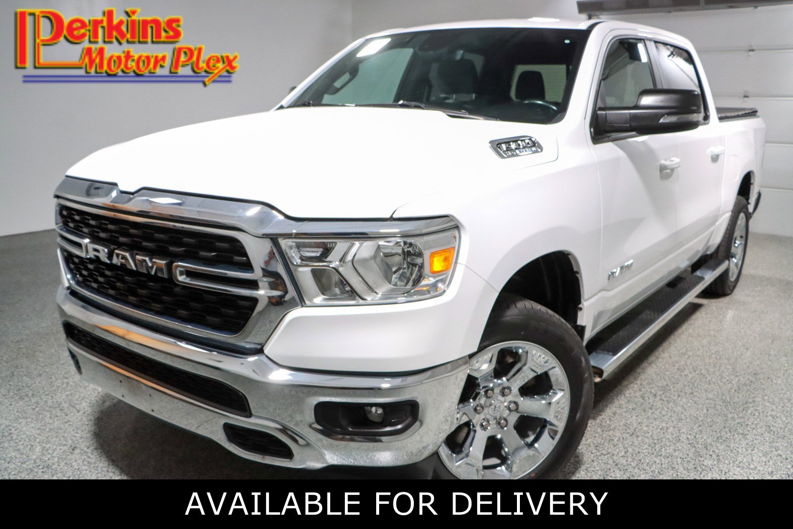 2023 RAM 1500 Big Horn/Lone Star 4x4 Crew Cab 5'7's photo