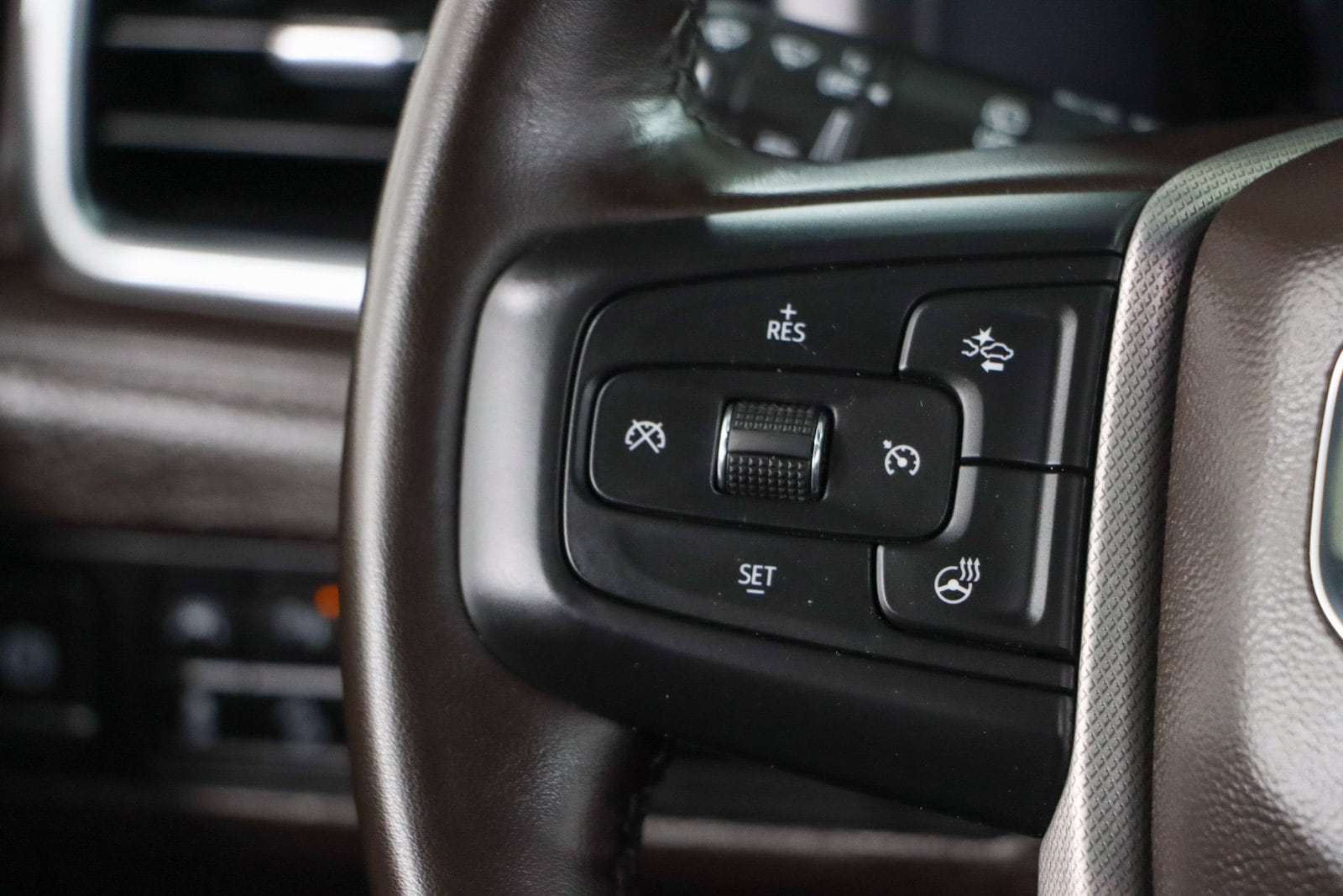 2023 GMC Yukon Denali - Photo 12