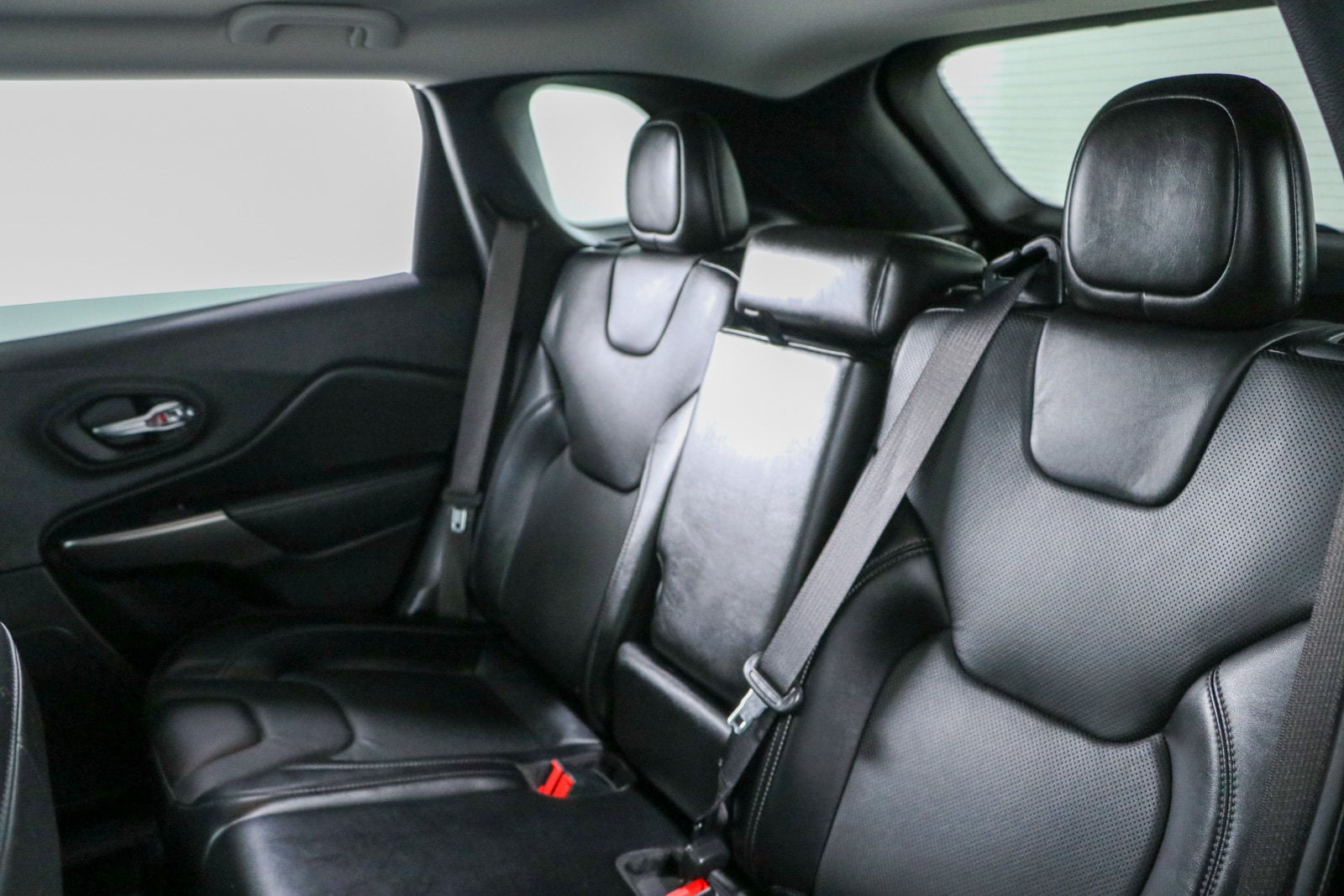 2021 Jeep Cherokee Latitude Lux - Photo 25