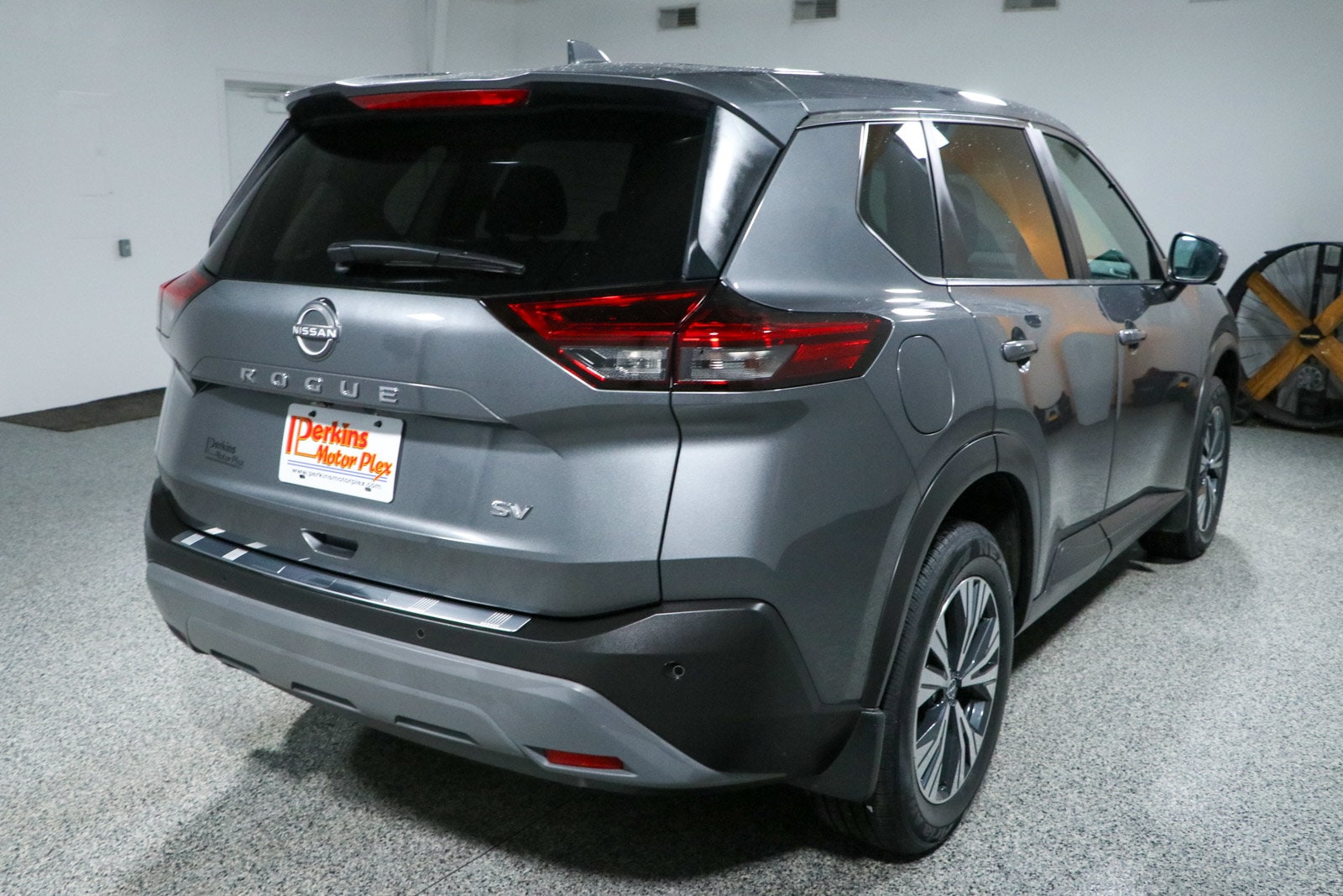 2023 Nissan Rogue SV - Photo 7