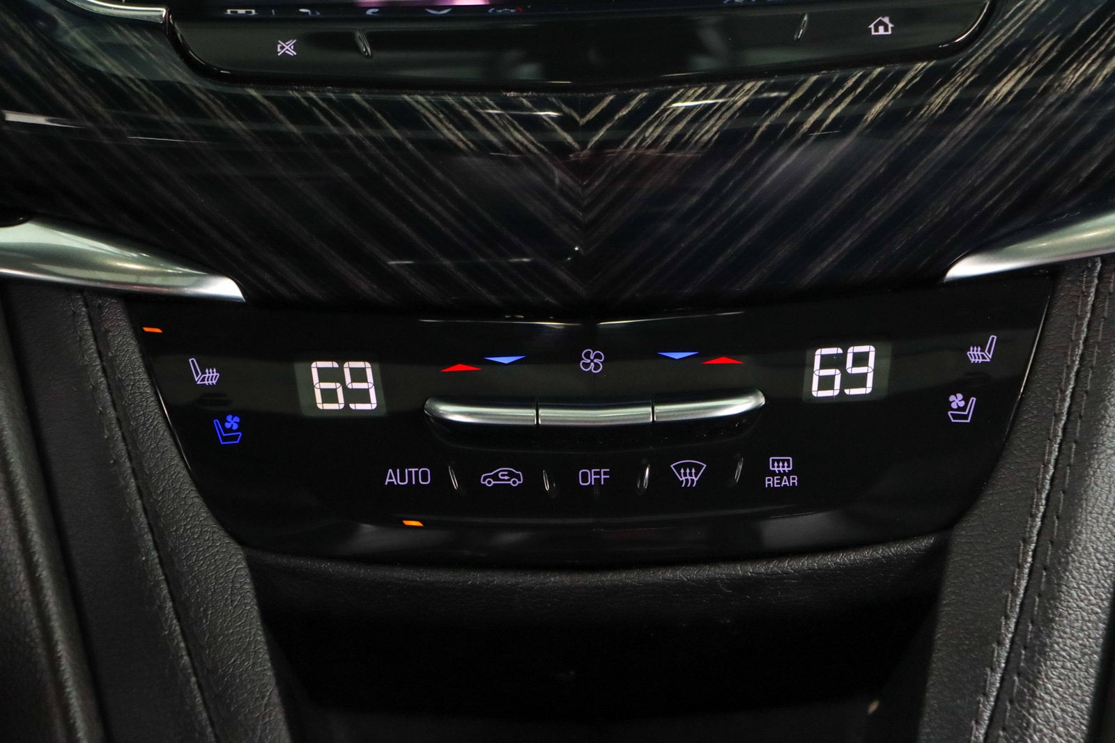 2024 Cadillac XT6 Premium Luxury - Photo 19