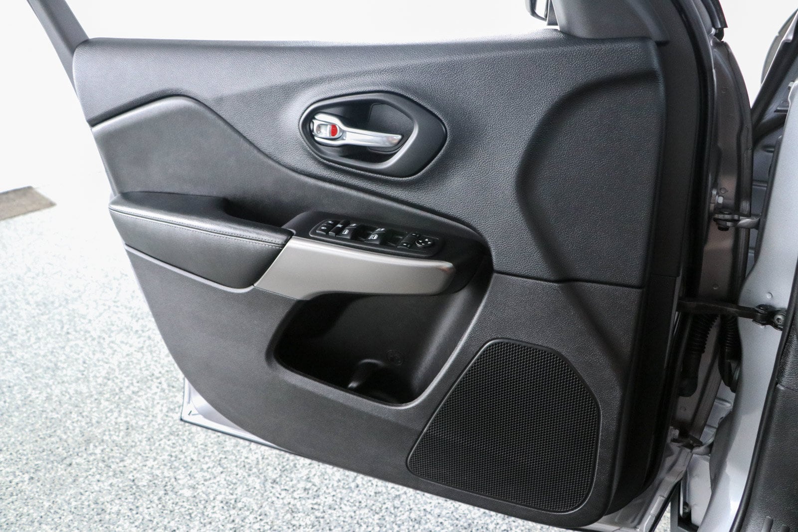 2021 Jeep Cherokee Latitude Lux - Photo 22