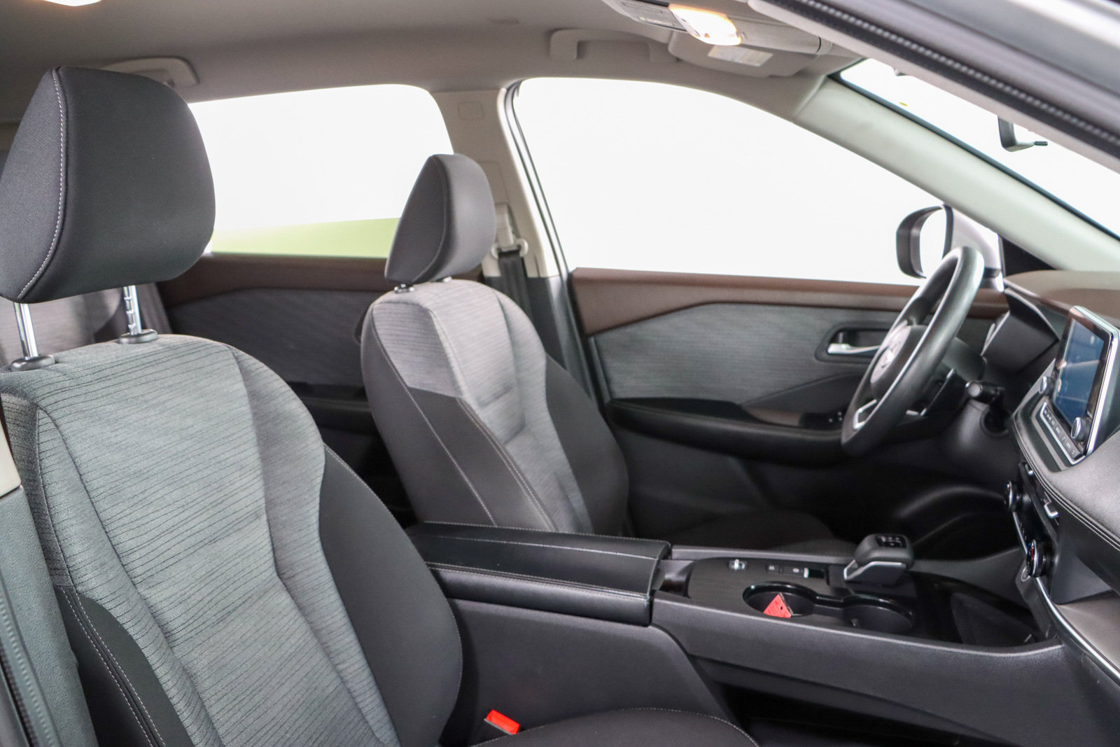 2023 Nissan Rogue SV - Photo 26