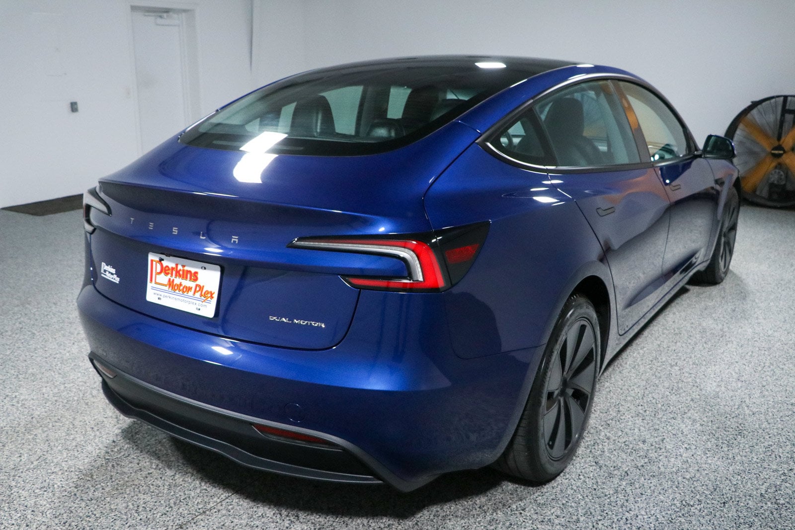 2025 Tesla Model 3 Long Range - Photo 7