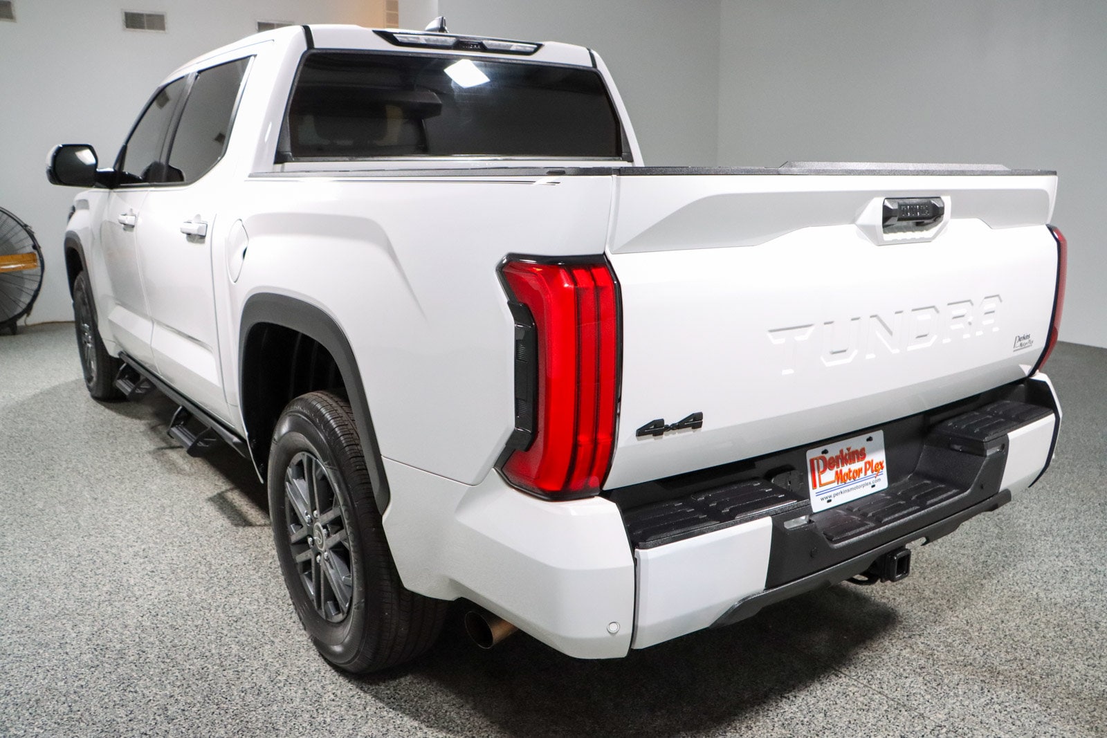 2024 Toyota Tundra SR5 - Photo 9