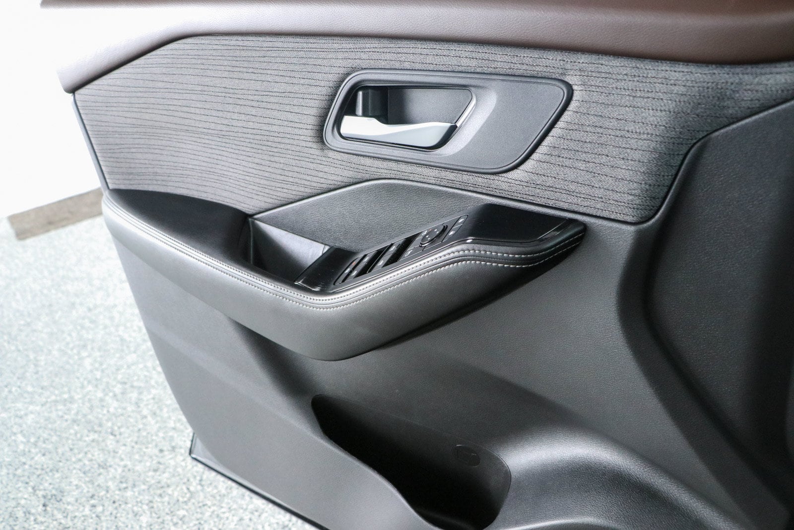 2023 Nissan Rogue SV - Photo 20