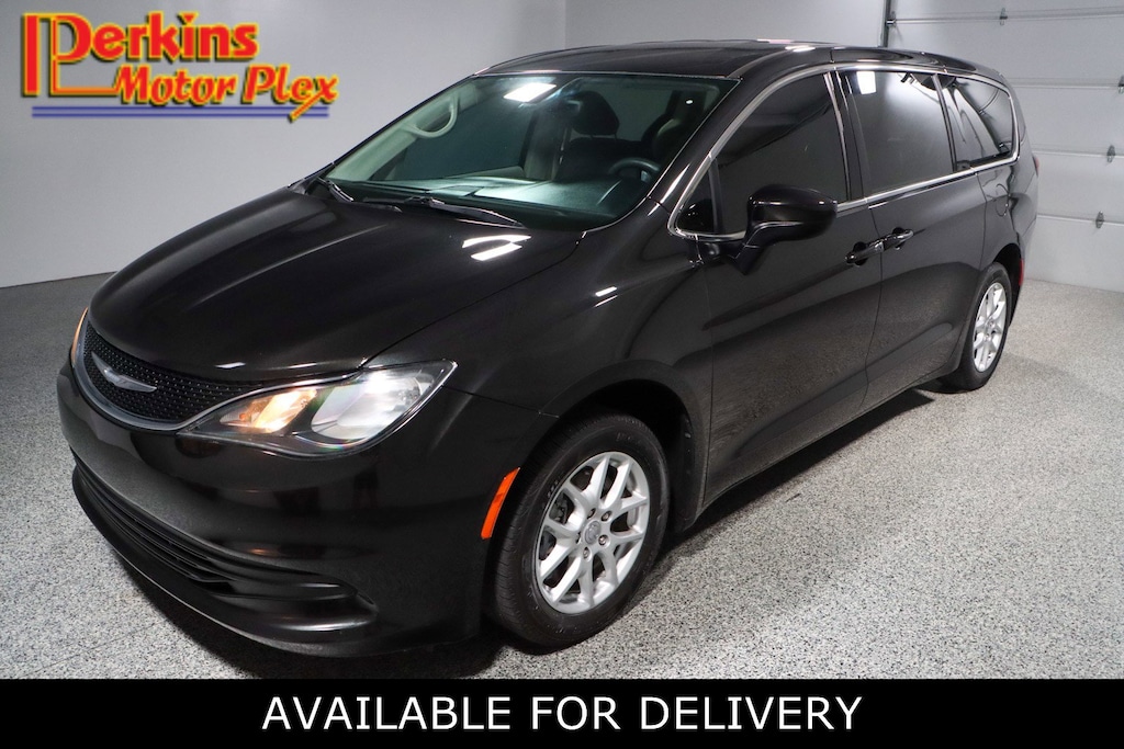 Used 2017 Chrysler Pacifica LX Van