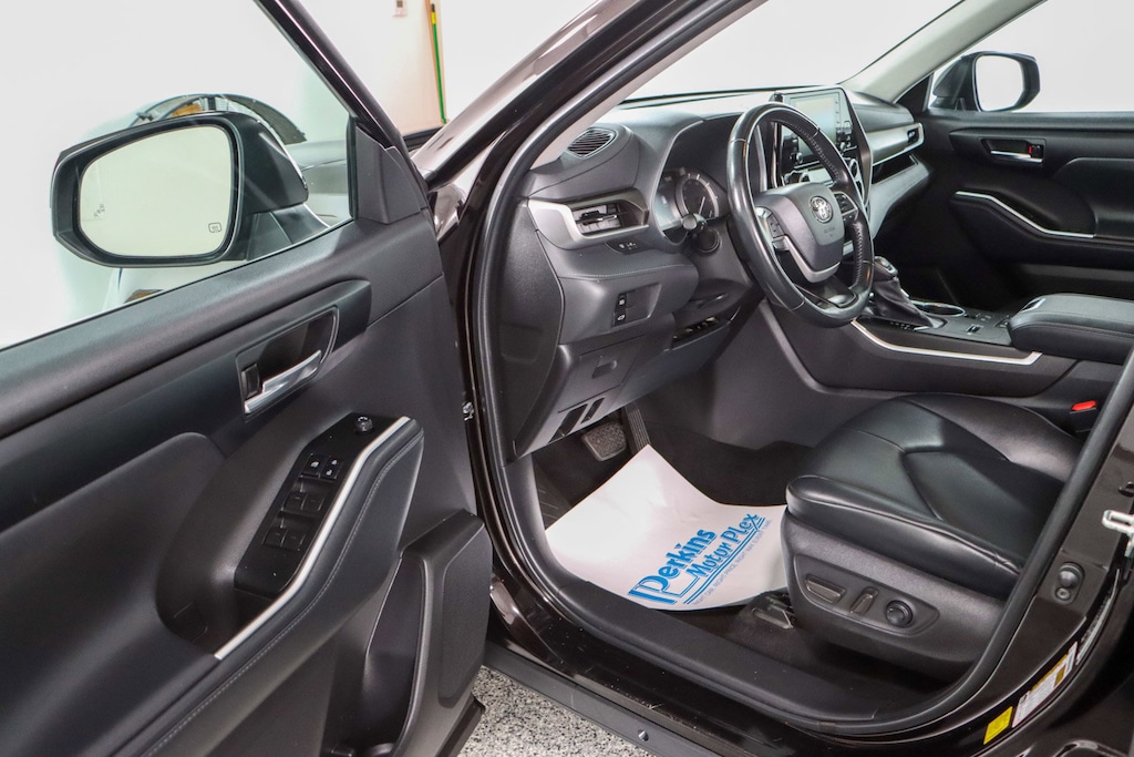 Used 2022 Toyota Highlander XLE SUV