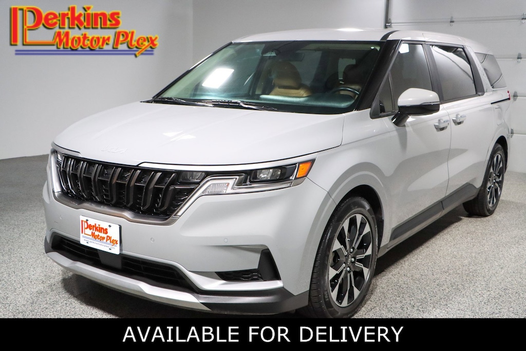 Used 2024 Kia Carnival EX MPV