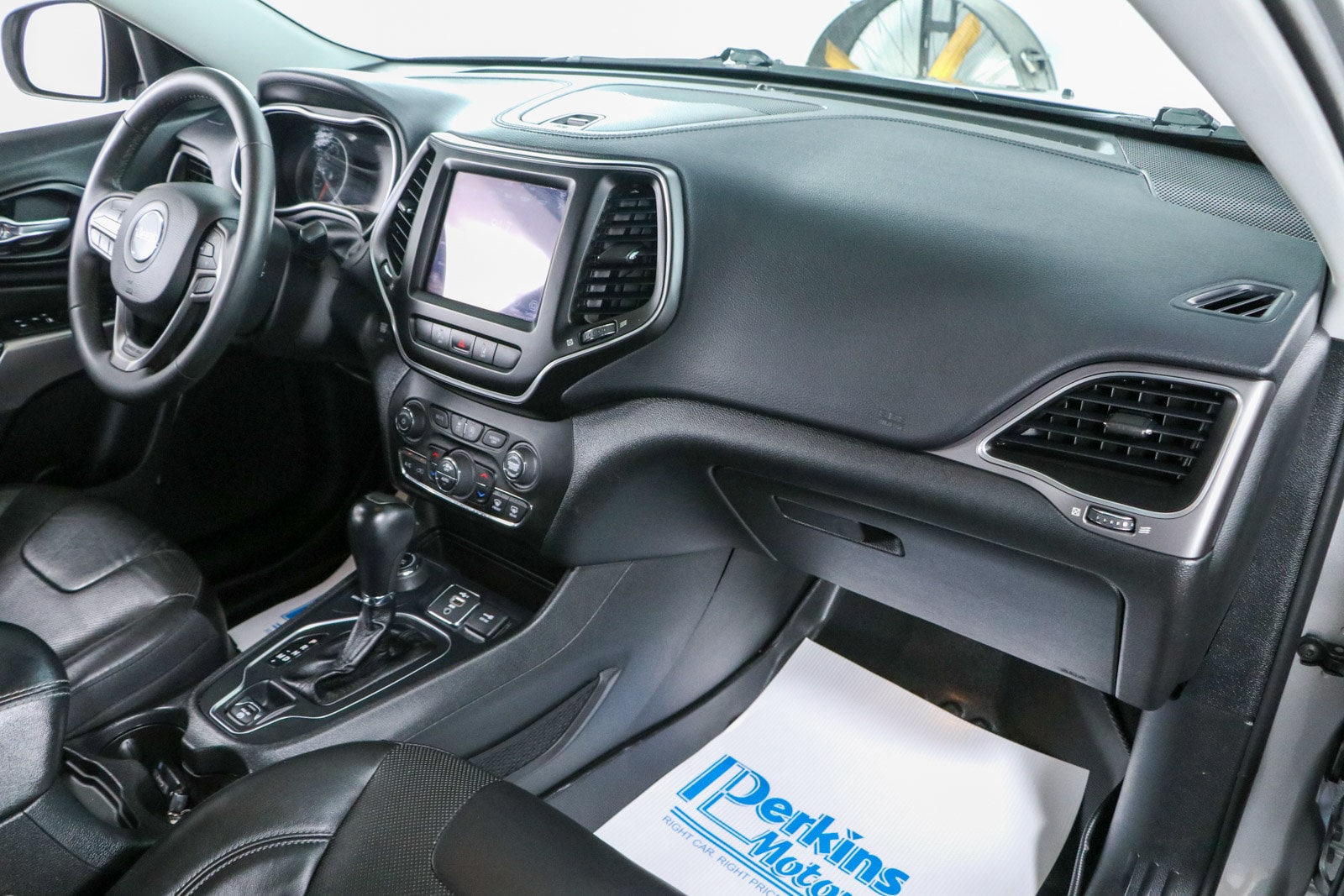 2021 Jeep Cherokee Latitude Lux - Photo 26