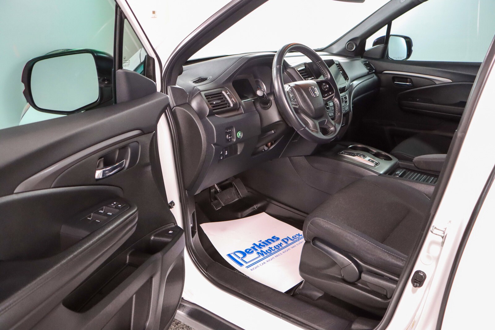 2021 Honda Passport Sport photo 2