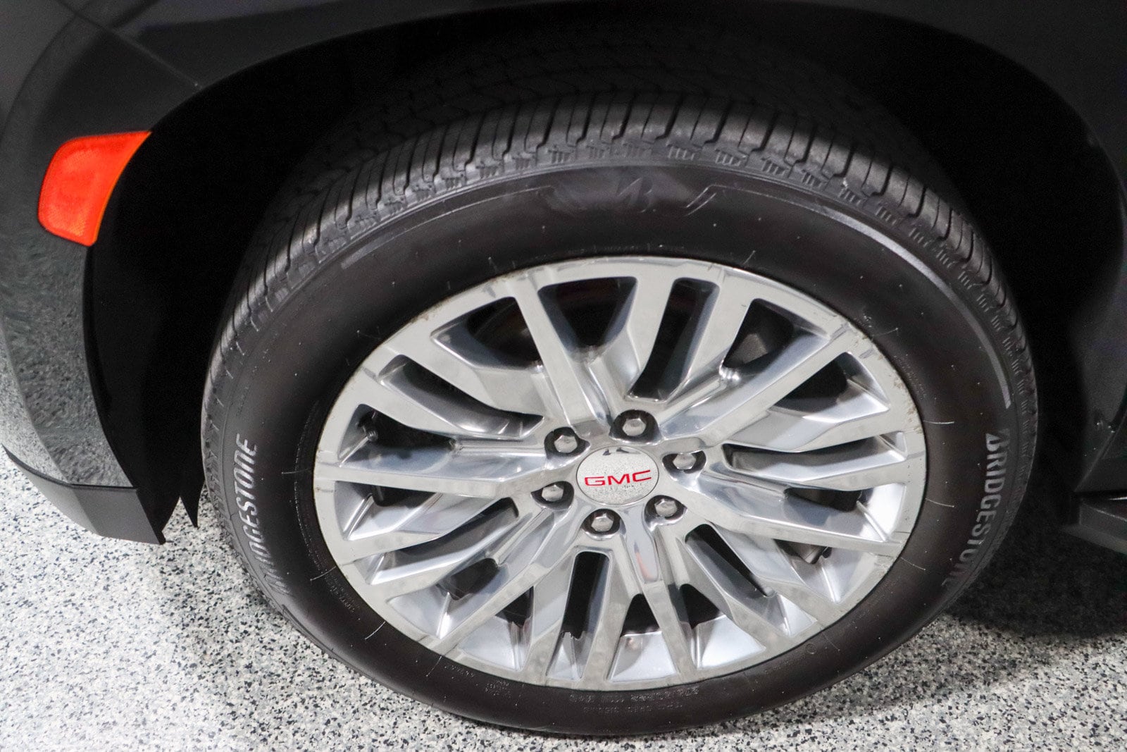 2023 GMC Yukon Denali - Photo 11