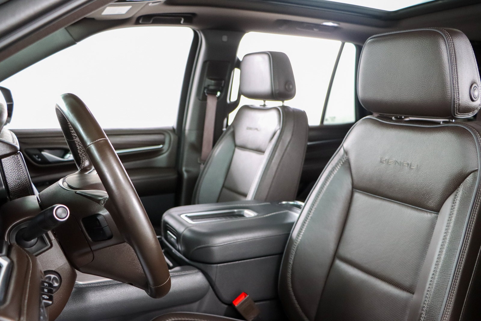 2023 GMC Yukon Denali - Photo 25