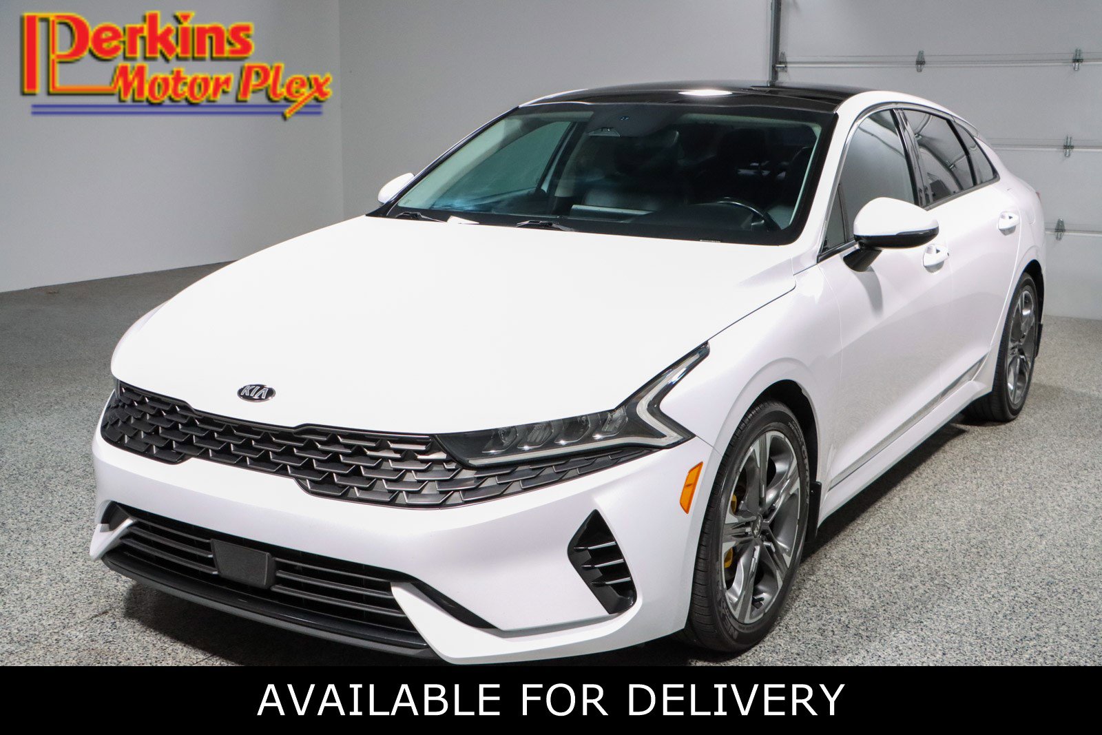 2021 Kia K5 EX's photo