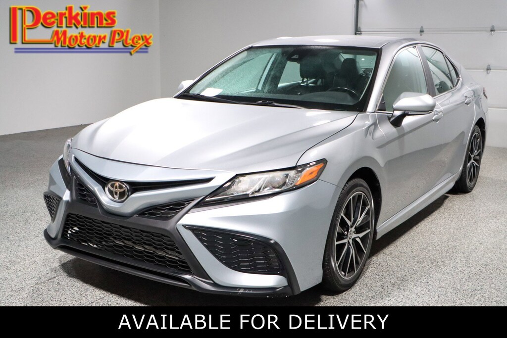 Used 2022 Toyota Camry SE Sedan