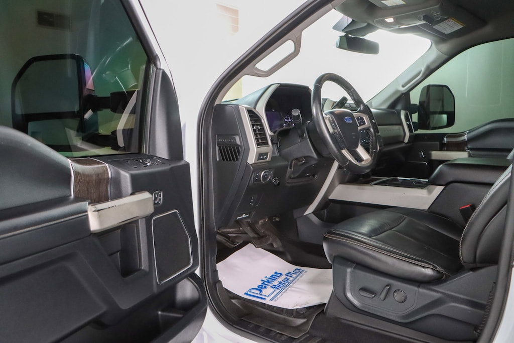 Used 2020 Ford F-250 LARIAT 4X4 Truck Crew Cab