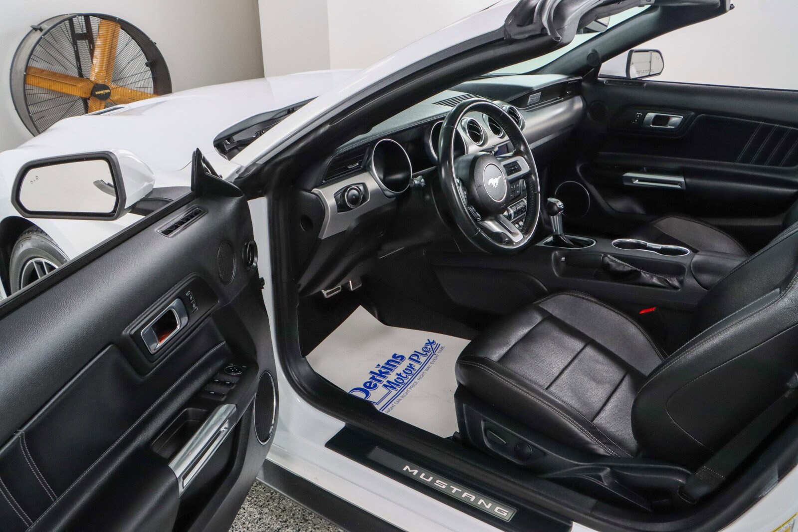 2023 Ford Mustang EcoBoost Premium photo 2