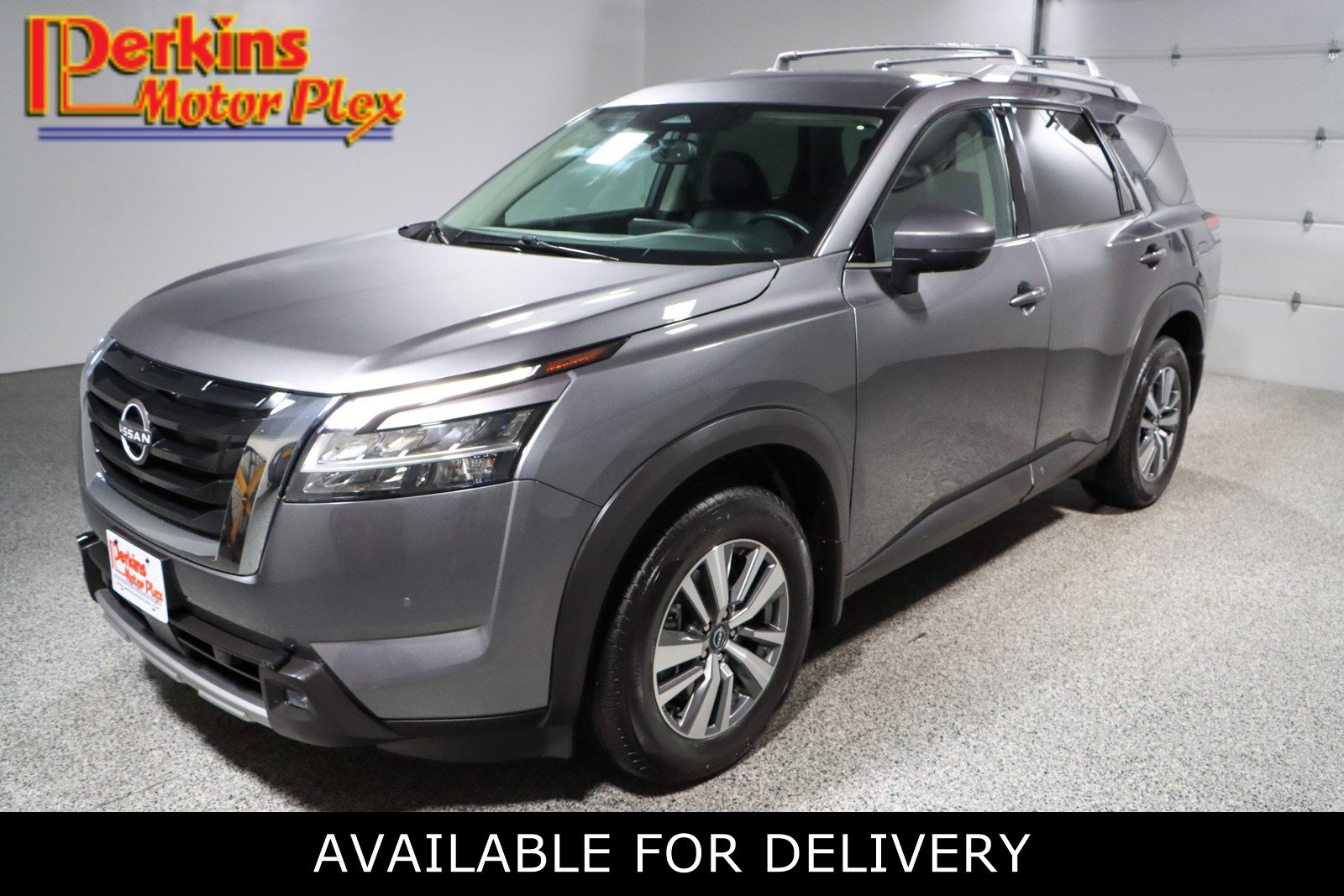 2022 Nissan Pathfinder SL's photo