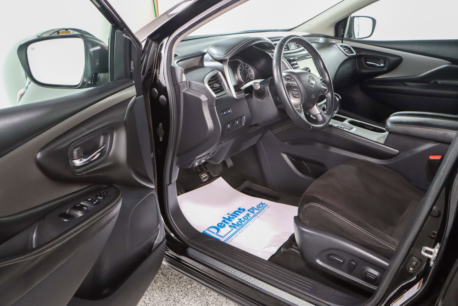 2020 Nissan Murano SV photo 2