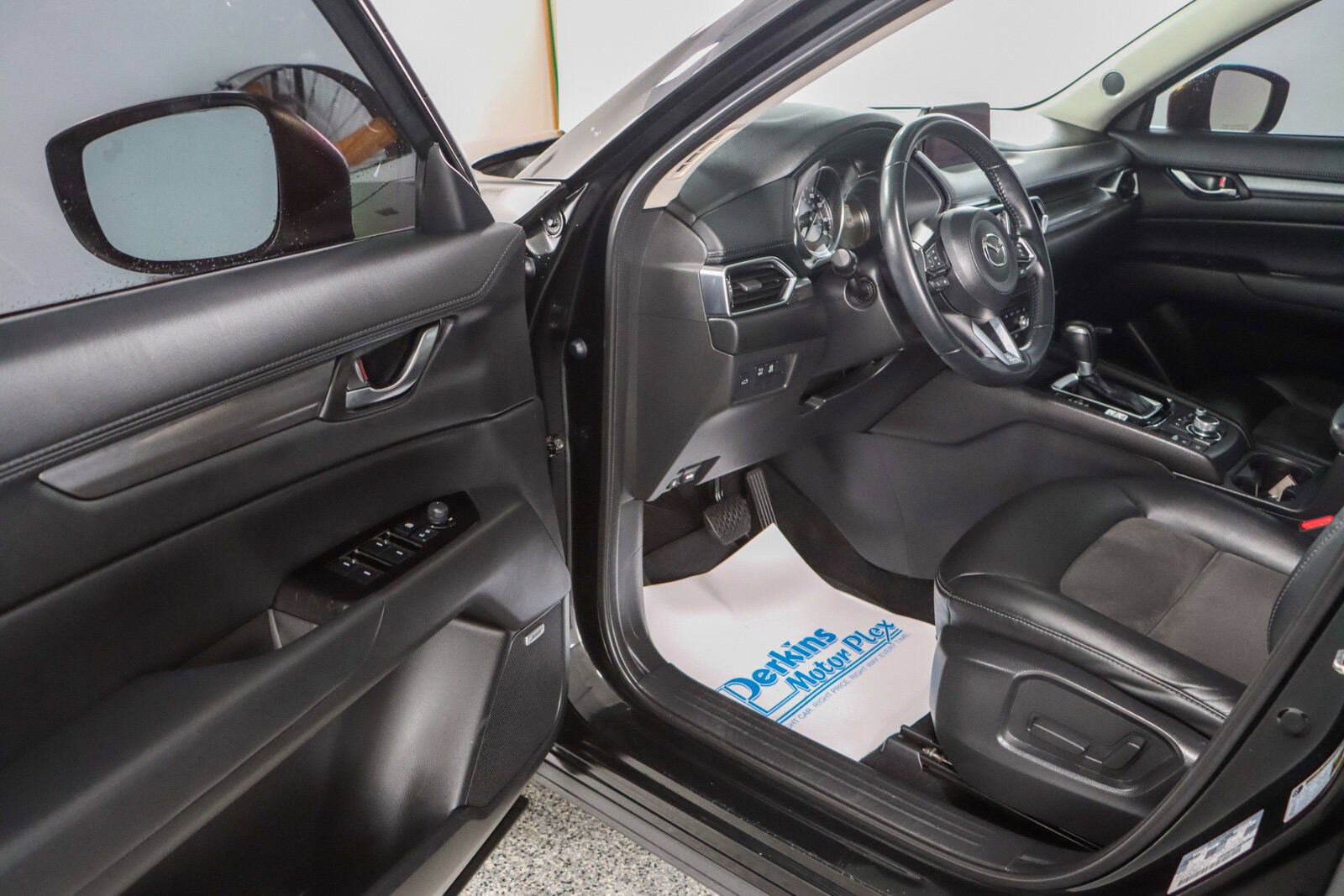 2020 Mazda CX-5 Touring photo 2