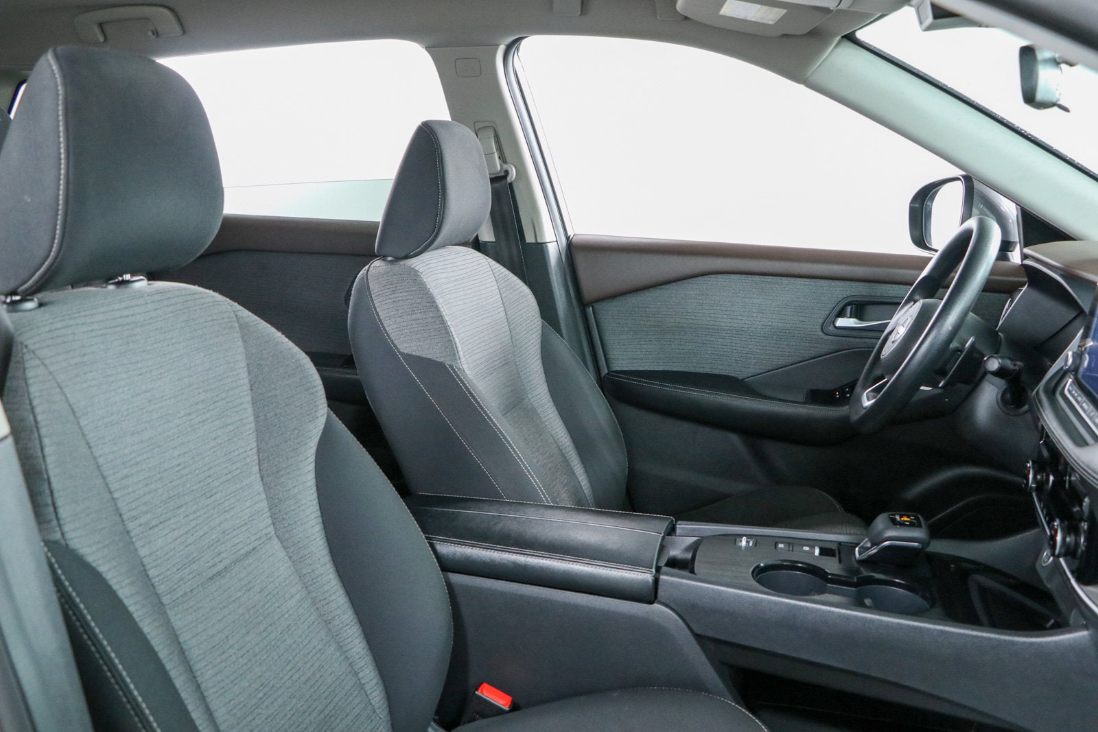 2023 Nissan Rogue SV - Photo 25