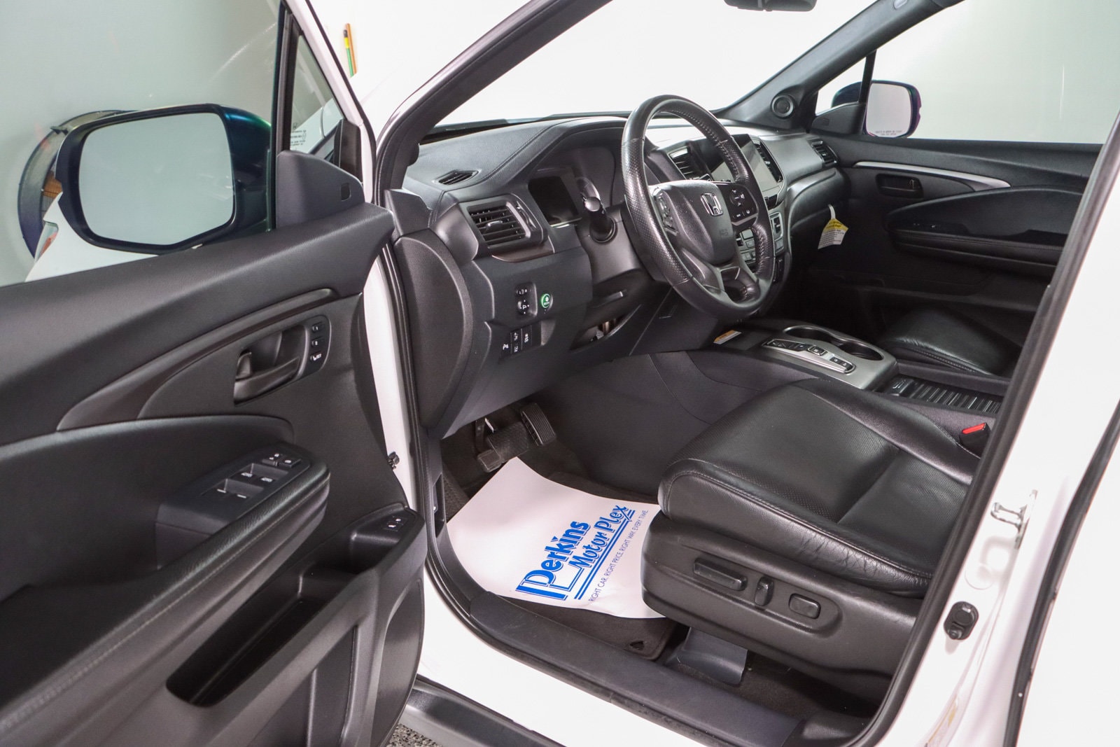 2023 Honda Passport EX-L - Photo 3