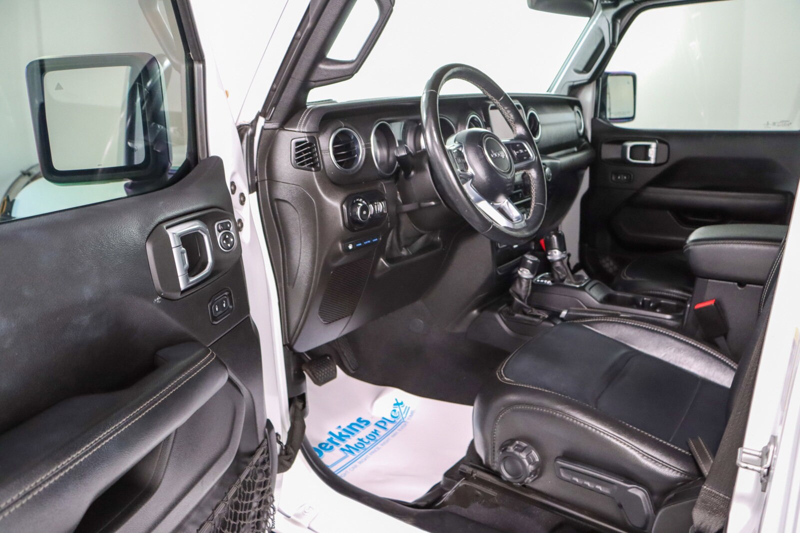2021 Jeep Wrangler 4xe Unlimited Sahara photo 2