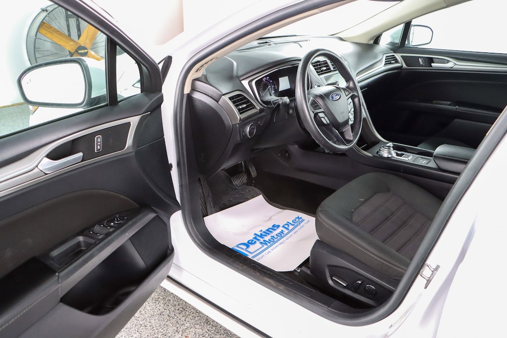 Used 2020 Ford Fusion SE Sedan