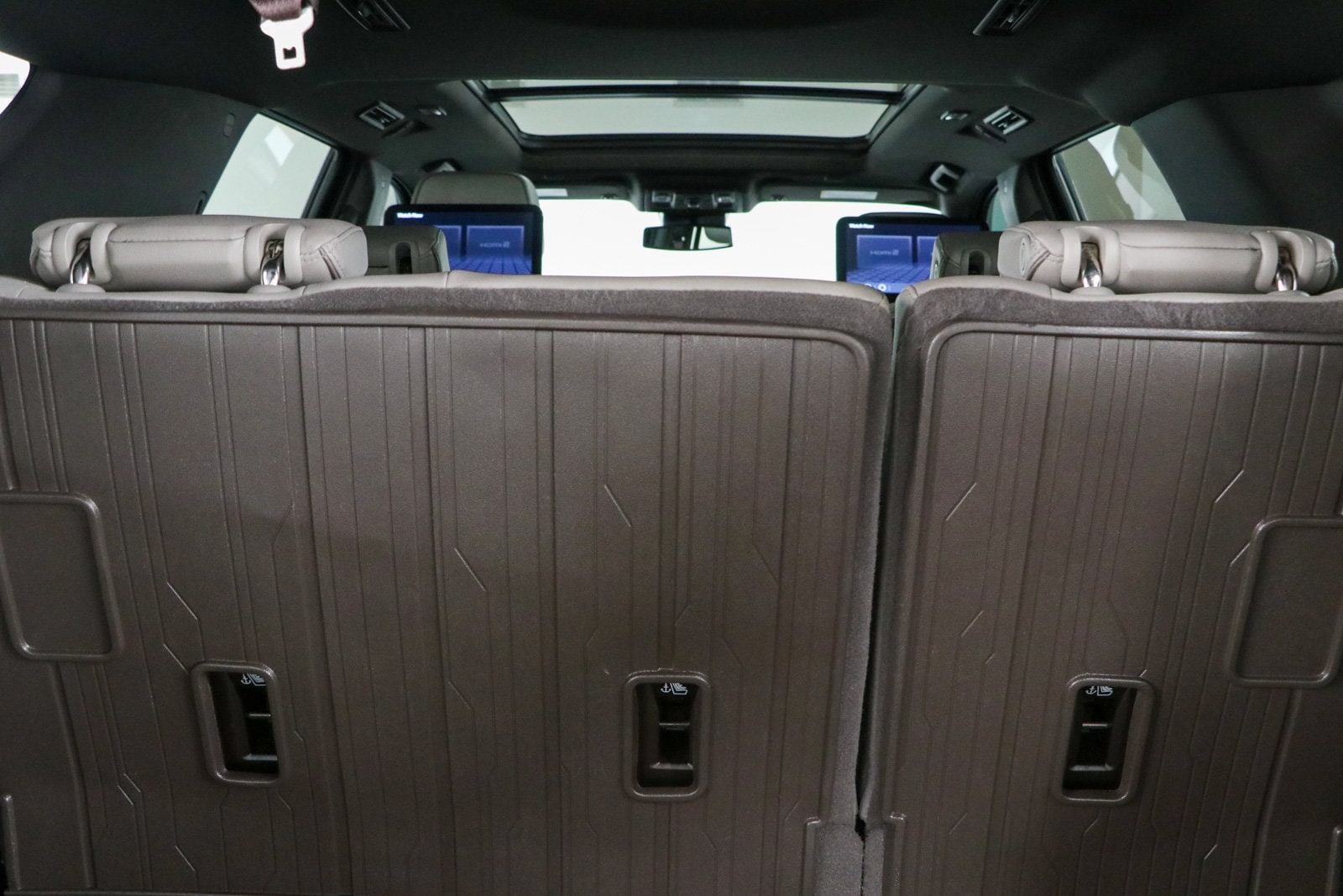 2023 GMC Yukon SLT - Photo 35