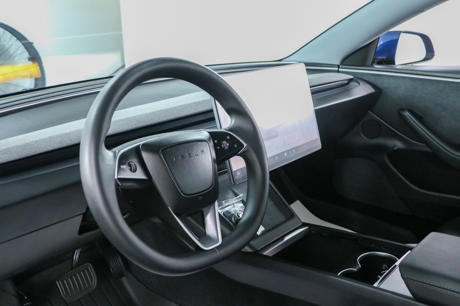 2025 Tesla Model 3 Long Range - Photo 20
