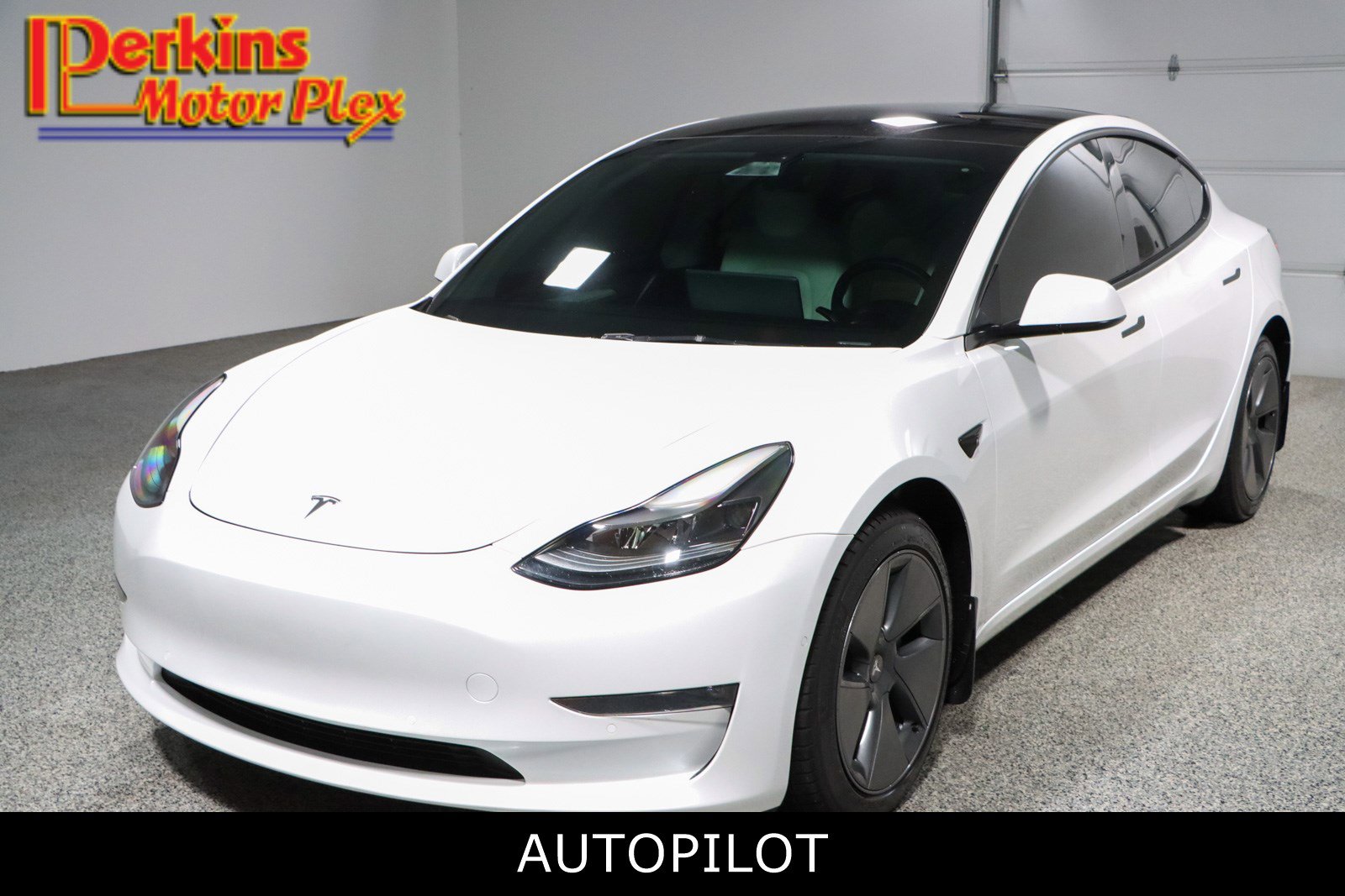 2022 Tesla Model 3 Long Range Dual Motor All-Wheel Drive's photo