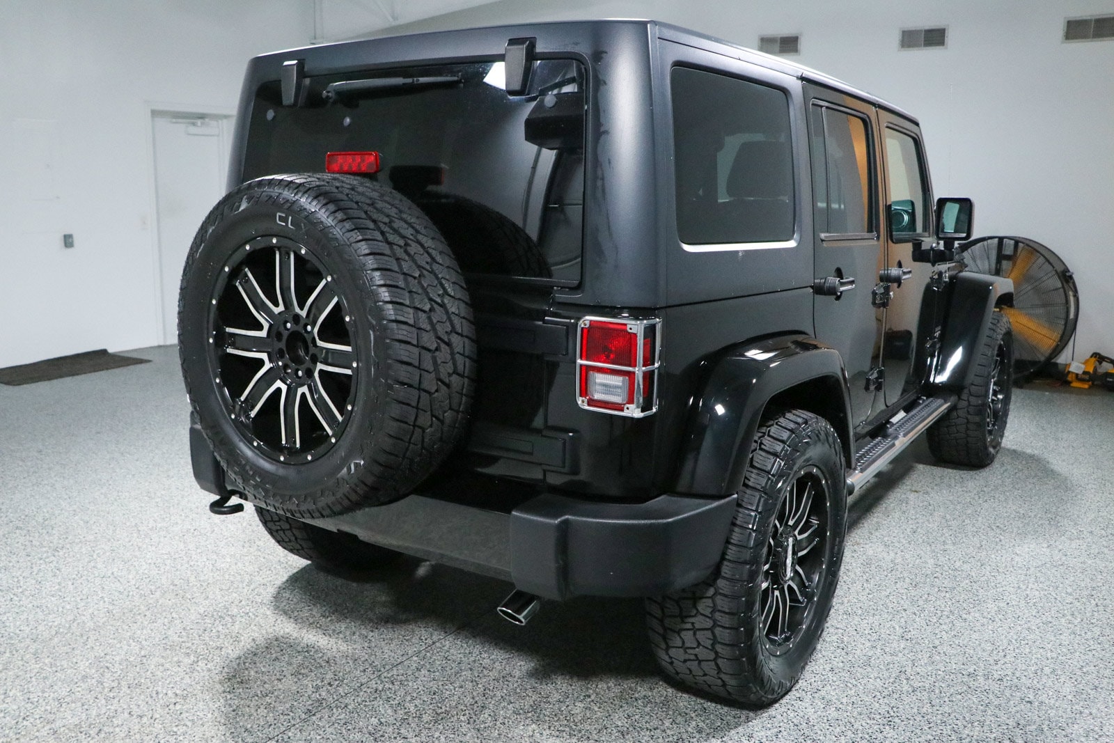 2016 Jeep Wrangler Unlimited Sahara - Photo 7