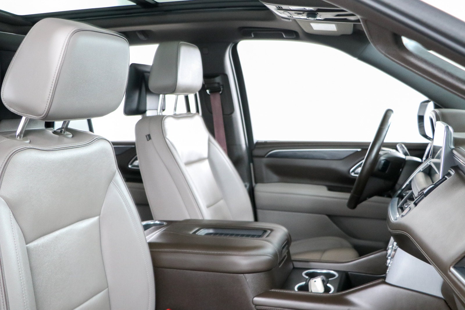 2023 GMC Yukon SLT - Photo 32