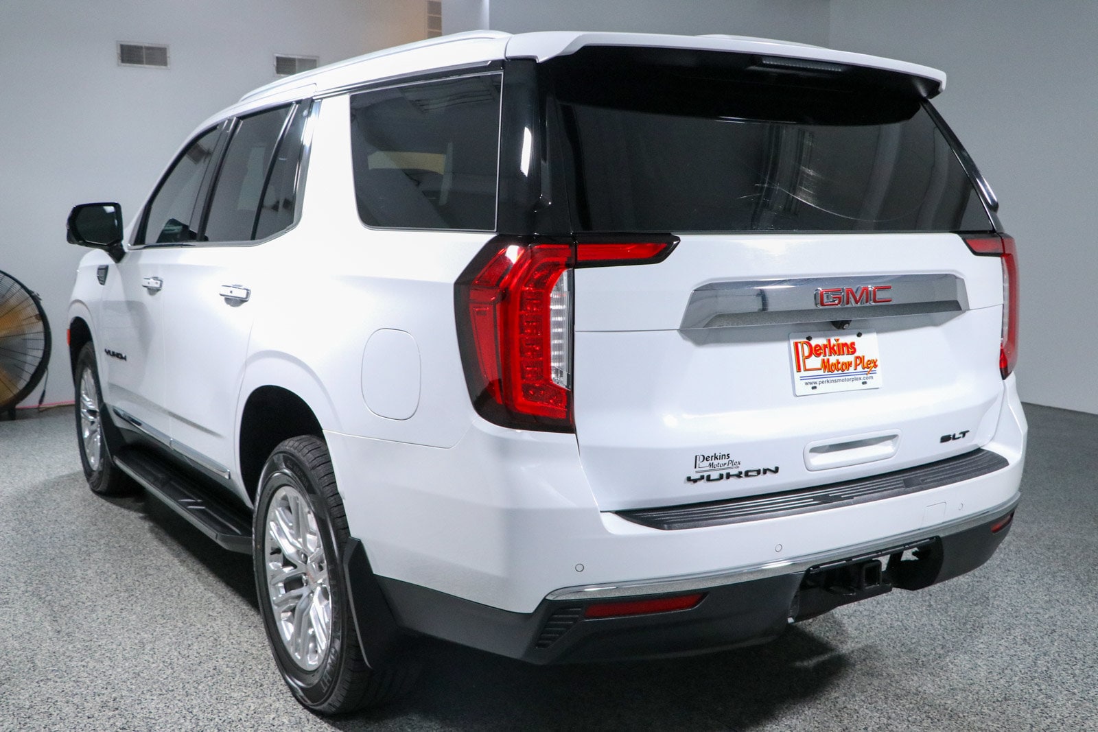 2023 GMC Yukon SLT - Photo 9