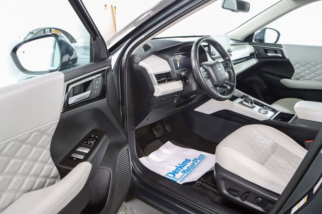 Used 2024 Mitsubishi Outlander SEL SUV