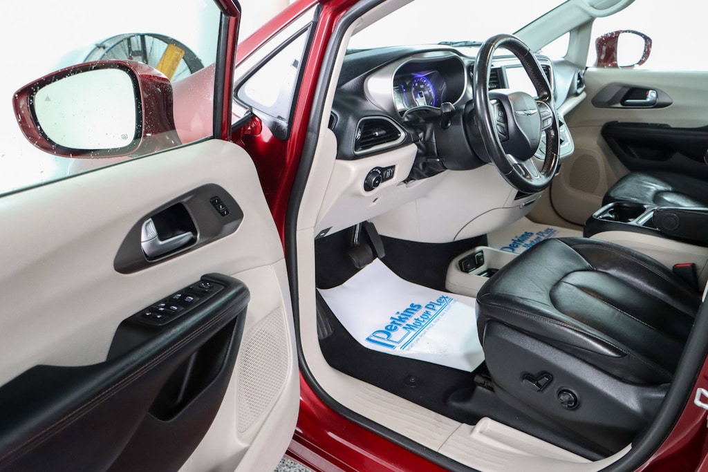 Used 2020 Chrysler Pacifica Touring L Van Passenger Van