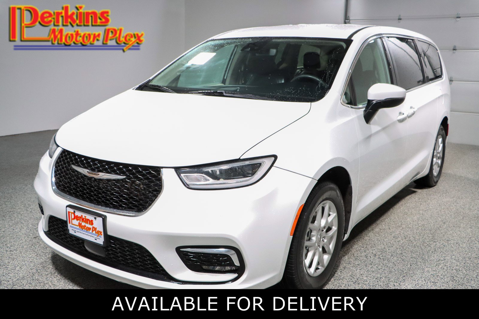 2023 Chrysler Pacifica Touring L's photo