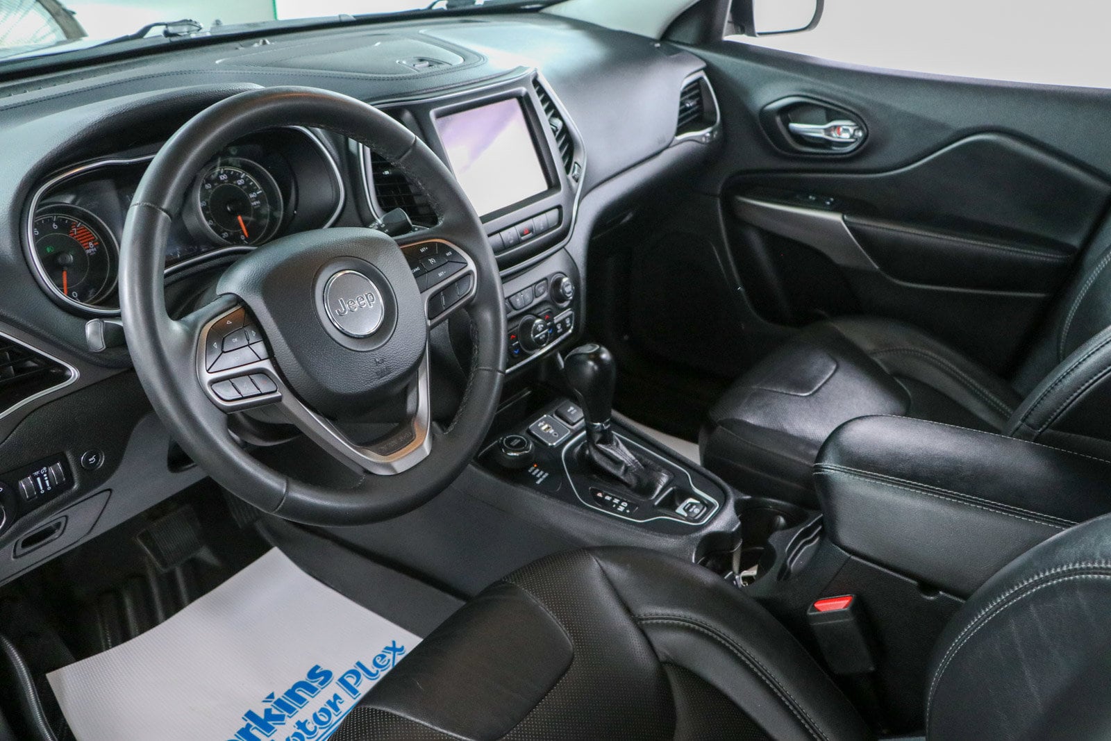 2021 Jeep Cherokee Latitude Lux - Photo 23