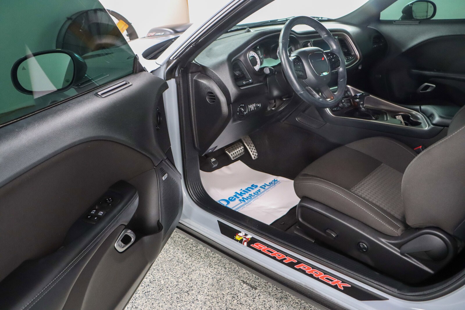 2021 Dodge Challenger R/T Scat Pack photo 2