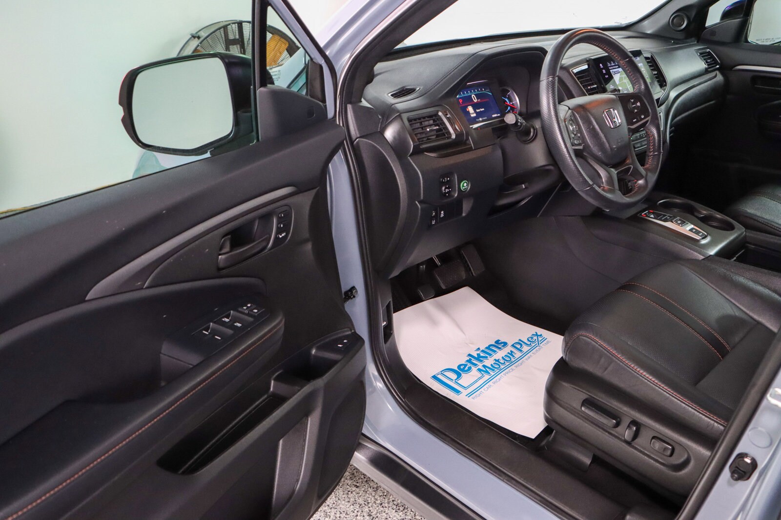 2022 Honda Pilot TrailSport photo 2