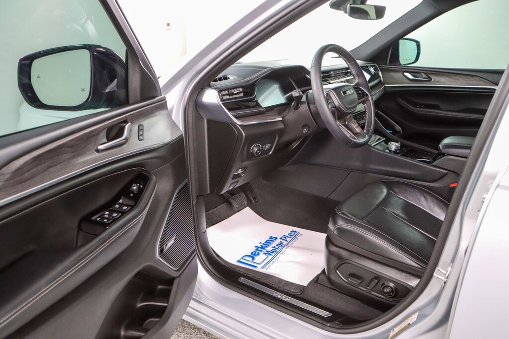 Used 2023 Jeep Grand Cherokee L Overland 4X4 SUV