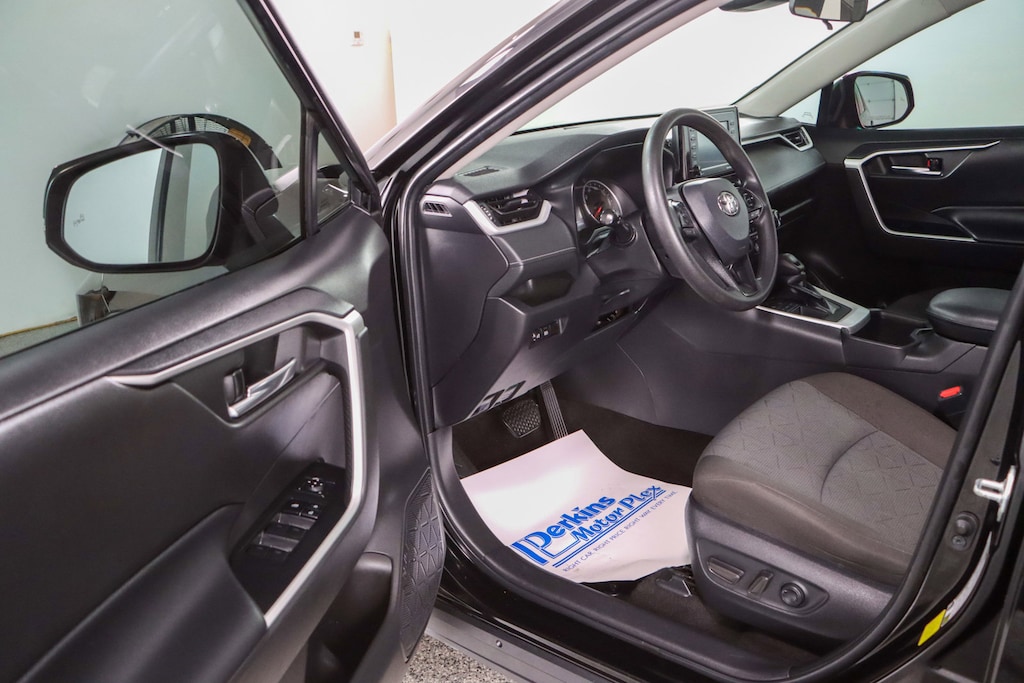 Used 2022 Toyota RAV4 XLE SUV